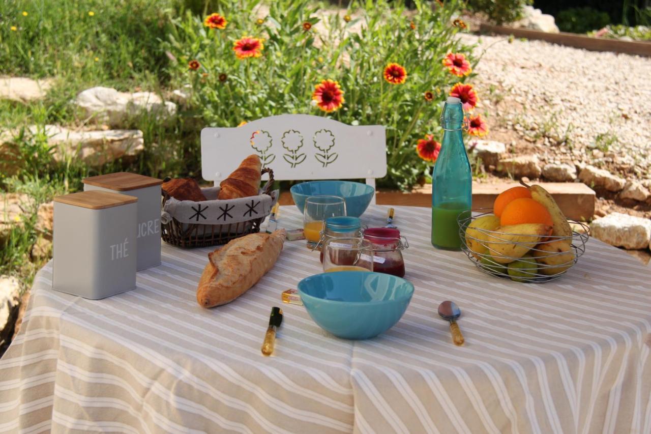 Maison D'Hotes Les Jardinettes En Luberon Villelaure Bagian luar foto